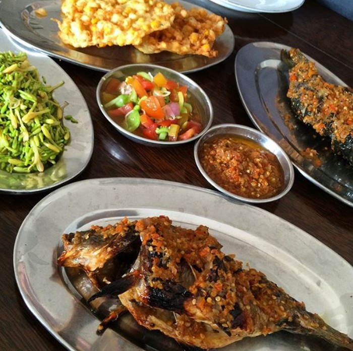 Mari Makan Kenyang Ikan Tude dan Woku Balanga di Sini!