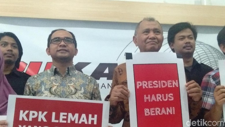 Ketua KPK: Semoga Jokowi Digerakkan Hatinya oleh Allah Tolak RUU KPK Ketua KPK: Semoga Jokowi Digerakkan Hatinya oleh Allah Tolak RUU KPK