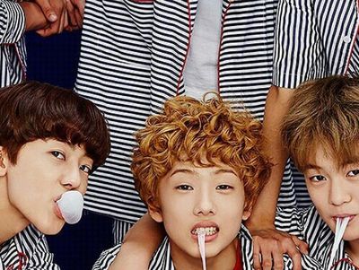 Ini Pose Keren dari Semua Anggota Boyband Korea Saat Kulineran