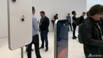 iPhone 11 edisi White. Foto: Sina Mobile