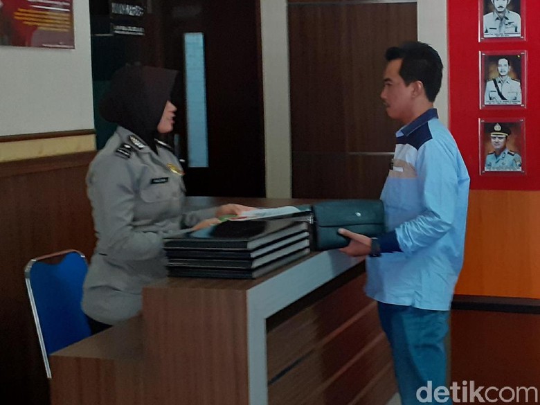Polisi Pelajari Aduan Kasus Anggota DPRD Malang Potret Bugil Istri Siri Polisi Pelajari Aduan Kasus Anggota DPRD Malang Potret Bugil Istri Siri