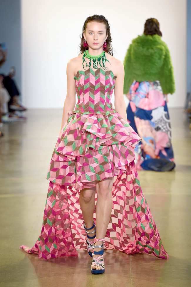 Empat desainer Indonesia yaitu Julianto, Maggie Hutauruk Eddy (2Madison), Yogiswari Pradjanti, dan Ayumi memamerkan karya penuh warna di New York Fashion Week: The Shows yang digelar di Galery II, Spring Studios, New York. Senin 9/9/2019. Photo by Ilya S. Savenok/Getty Images