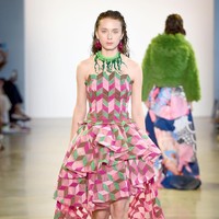 Empat desainer Indonesia yaitu Julianto, Maggie Hutauruk Eddy (2Madison), Yogiswari Pradjanti, dan Ayumi memamerkan karya penuh warna di New York Fashion Week: The Shows yang digelar di Galery II, Spring Studios, New York. Senin 9/9/2019. Photo by Ilya S. Savenok/Getty Images
