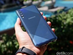 Unboxing Galaxy A50s, Ponsel Tiga Kamera & NFC Rp 4 Jutaan