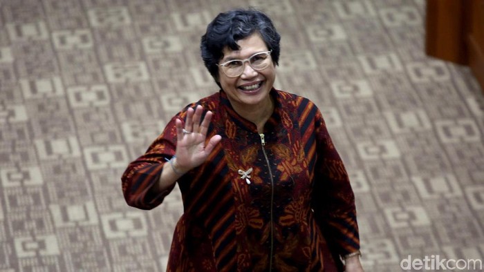 Lili Pintauli Siregar menjalani uji kelayakan dan kepatutan di DPR. Capim KPK perempuan satu-satunya itu pun buka suara terkait revisi UU KPK.
