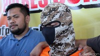 AIS ditangkap polisi setelah dilaporkan wanita selingkuhannya, YS (34). Ibu rumah tangga ini tampil bareng AIS dalam video porno yang perekamannya di sebuah penginapan, kawasan Sumedang.