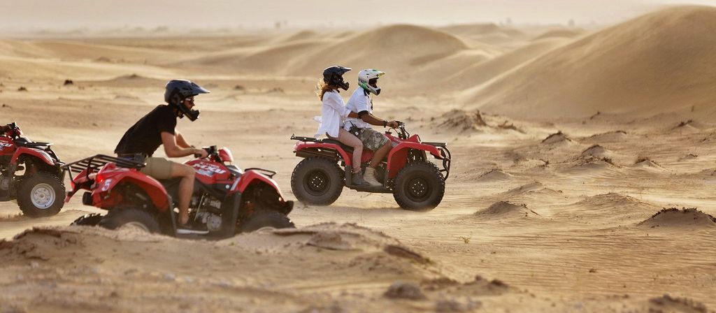Wisata Padang Pasir di Dubai