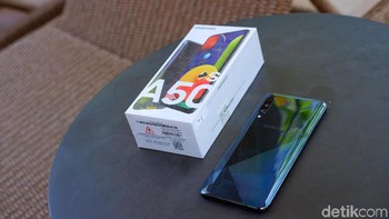 Ponsel ini merupakan peningkatan dari Galaxy A50 yang dirilis beberapa waktu lalu di Indonesia. Foto: Adi Fida Rahman/detikINET