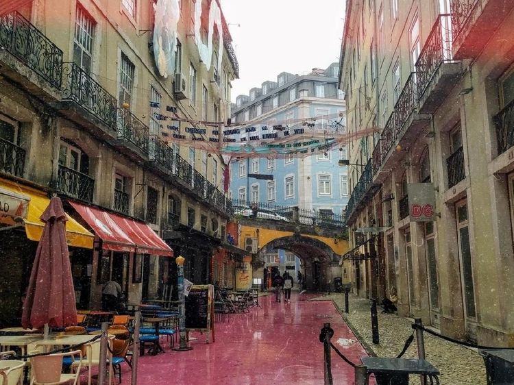 Mau Ikut? Di Kota Ini Ada Tur Makanan Serba Pink yang Menggemaskan