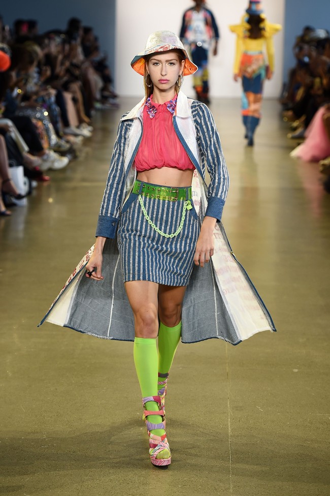 Empat desainer Indonesia yaitu Julianto, Maggie Hutauruk Eddy (2Madison), Yogiswari Pradjanti, dan Ayumi memamerkan karya penuh warna di New York Fashion Week: The Shows yang digelar di Galery II, Spring Studios, New York. Senin 9/9/2019. Photo by Ilya S. Savenok/Getty Images