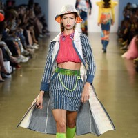 Empat desainer Indonesia yaitu Julianto, Maggie Hutauruk Eddy (2Madison), Yogiswari Pradjanti, dan Ayumi memamerkan karya penuh warna di New York Fashion Week: The Shows yang digelar di Galery II, Spring Studios, New York. Senin 9/9/2019. Photo by Ilya S. Savenok/Getty Images
