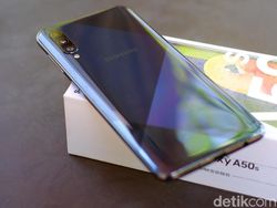 Unboxing Galaxy A50s, Ponsel Tiga Kamera & NFC Rp 4 Jutaan
