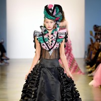Empat desainer Indonesia yaitu Julianto, Maggie Hutauruk Eddy (2Madison), Yogiswari Pradjanti, dan Ayumi memamerkan karya penuh warna di New York Fashion Week: The Shows yang digelar di Galery II, Spring Studios, New York. Senin 9/9/2019. Photo by Ilya S. Savenok/Getty Images