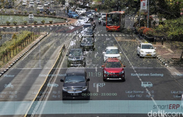 Sistem jalan berbayar atau electronic road pricing (ERP) di DKI Jakarta dibatalkan tahun ini. Yuk tengok lagi Jalan Rasuna Said yang akan menerapkan sistem ERP.