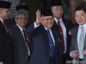 Meninggalnya BJ Habibie Bikin Netizen Dunia Berduka