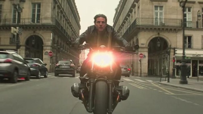 Adegan Tom Cruise Terjun Betulan di Mission Impossible Viral