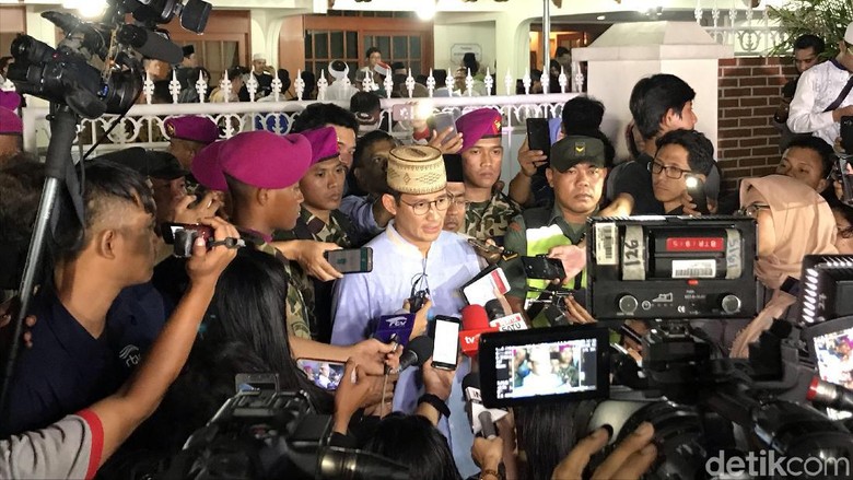 Sandiaga: BJ Habibie Bapak Demokrasi, Pembawa Angin Segar Pembangunan RI Sandiaga: BJ Habibie Bapak Demokrasi, Pembawa Angin Segar Pembangunan RI