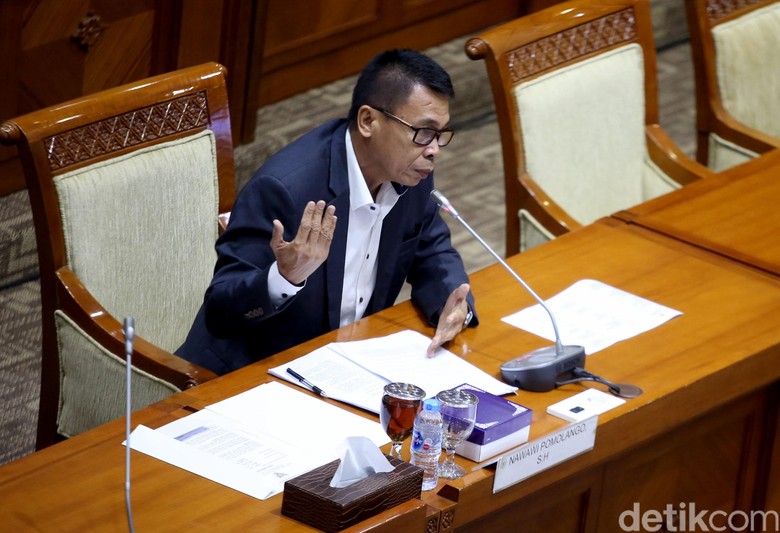 Teken Pakta Integritas, Nawawi Pastikan Tak Ada Poin Komitmen Revisi UU KPK Teken Pakta Integritas, Nawawi Pastikan Tak Ada Poin Komitmen Revisi UU KPK