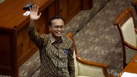 Terkait dengan uji kepatutan dan kelayakan capim KPK, selain Sigit ada sejumlah tokoh lain yang turut diuji oleh DPR. Mereka adalah Nawawi Pomolango, Lili Pintauli Siregar, Nurul Ghufron, dan I Nyoman Wara.