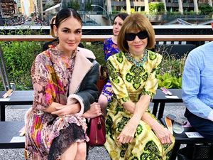 Hits! Luna Maya Pamer Foto Bareng Anna Wintour di New York Fashion Week