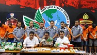 Kabid Humas Polda Metro Jaya, Kombes Argo Yuwono memberikan penjelasan terkait pengungkapan kasus narkoba tersebut.