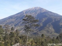 Duh! Pendaki Hobi Perosotan Rusak Jalur Pendakian Merbabu