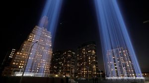 Potret Cahaya Kembar di Peringatan 18 Tahun Tragedi 9/11
