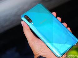 Unboxing Galaxy A50s, Ponsel Tiga Kamera & NFC Rp 4 Jutaan
