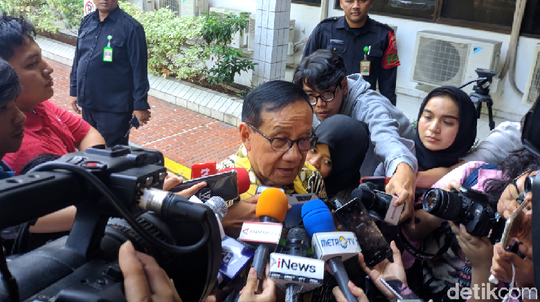 Akbar Tandjung: Semoga Pak Habibie Cepat Sembuh dan Kembali ke Rumah Akbar Tandjung: Semoga Pak Habibie Cepat Sembuh dan Kembali ke Rumah