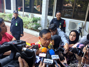 Akbar Tandjung: Semoga Pak Habibie Cepat Sembuh dan Kembali ke Rumah