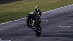 Rossi Keliling Kampung Naik Motor MotoGP