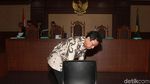 Ekspresi Rommy di Sidang Perdana Kasus Jual-Beli Jabatan Kemenag