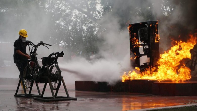 Simulasi Kebakaran di SPBU Simulasi Kebakaran di SPBU