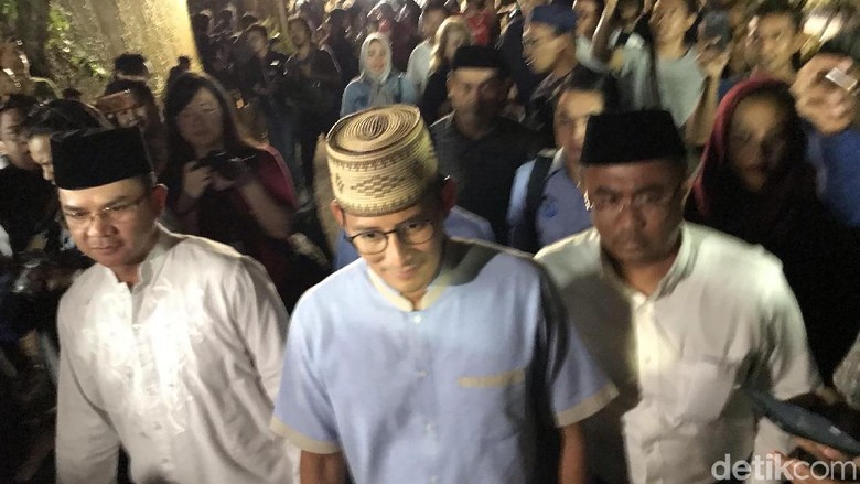 Sandiaga Datangi Rumah Duka BJ Habibie Sandiaga Datangi Rumah Duka BJ Habibie