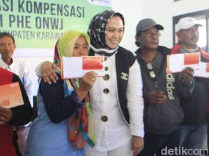 Korban Tumpahan Minyak di Karawang Dapat Rp 900 Ribu Per Orang