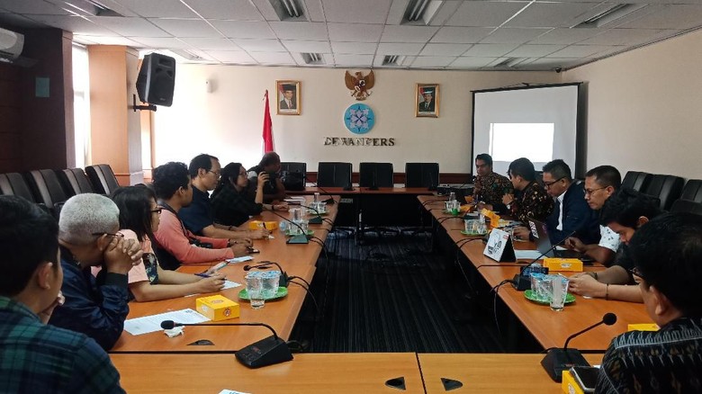 Dewan Pers Minta Jokowi Peduli Pasal yang Ancam Kebebasan Pers di RKUHP Dewan Pers Minta Jokowi Peduli Pasal yang Ancam Kebebasan Pers di RKUHP