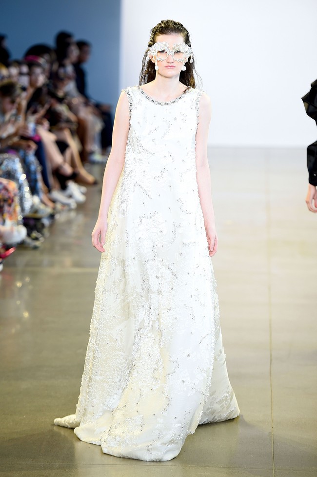 Empat desainer Indonesia yaitu Julianto, Maggie Hutauruk Eddy (2Madison), Yogiswari Pradjanti, dan Ayumi memamerkan karya penuh warna di New York Fashion Week: The Shows yang digelar di Galery II, Spring Studios, New York. Senin 9/9/2019. Photo by Ilya S. Savenok/Getty Images