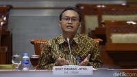 Sigit bersama sejumlah capim KPK lainnya menjalani uji kepatutan dan kelayakan (fit and proper test) yang diselenggarakan oleh Komisi III DPR sebagai rangkaian dalam seleksi pemilihan calon pimpinan KPK.
