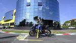 Rossi Keliling Kampung Naik Motor MotoGP