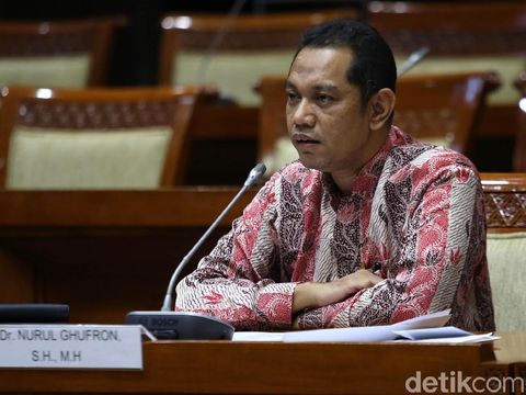 Komisi III DPR hari ini memulai uji kepatutan dan kelayakan (fit and proper test) bagi calon pimpinan KPK. Salah satu yang diuji adalah Nurul Ghufron.
