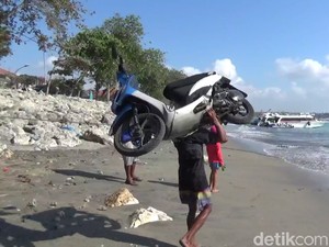 Mengenal Nyoman Kalor Samson Pemanggul Motor di Pantai Sanur
