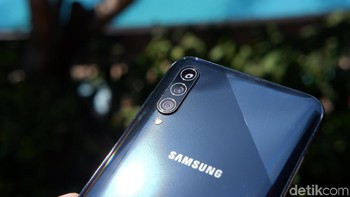 Tiga kamera di bagian belakang, terdiri dari 48 MP + 8MP + 5 MP. Foto: Adi Fida Rahman/detikINET