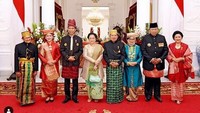 Momen BJ Habibie berfoto bersama sejumlah mantan presiden Indonesia. diantaranya SBY dan Megawati Soekarnoputri serta Presiden Joko Widodo yang didampingi oleh Ibu Negara Iriana Joko Widodo dan Wakil Presiden Jusuf Kalla yang juga didampingi oleh sang istri, Mufidah Jusuf Kalla. Istimewa/Dok. Instagram/@b.jhabibie.