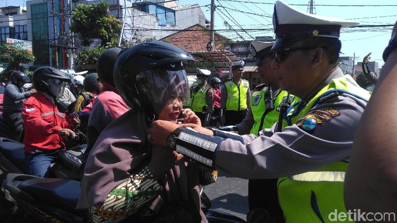 42 Ribu Kendaraan di Surabaya Terjaring Operasi Patuh Semeru 2019 42 Ribu Kendaraan di Surabaya Terjaring Operasi Patuh Semeru 2019