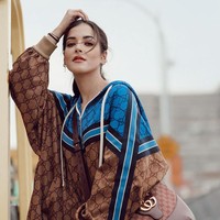 Inilah gaya stylish Tasya serba Gucci. Mulai dari jaket hoodie oversized sampai tas.  Foto: Instagram @tasyafarasya