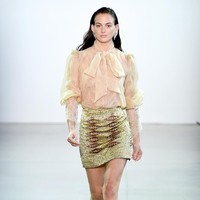 Empat desainer Indonesia yaitu Julianto, Maggie Hutauruk Eddy (2Madison), Yogiswari Pradjanti, dan Ayumi memamerkan karya penuh warna di New York Fashion Week: The Shows yang digelar di Galery II, Spring Studios, New York. Senin 9/9/2019. Photo by Ilya S. Savenok/Getty Images