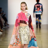 Empat desainer Indonesia yaitu Julianto, Maggie Hutauruk Eddy (2Madison), Yogiswari Pradjanti, dan Ayumi memamerkan karya penuh warna di New York Fashion Week: The Shows yang digelar di Galery II, Spring Studios, New York. Senin 9/9/2019. Photo by Ilya S. Savenok/Getty Images