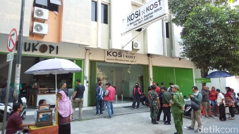 Polisi Solo Gerebek Kamar Kos Lokasi Pengemasan Tembakau Gorilla Polisi Solo Gerebek Kamar Kos Lokasi Pengemasan Tembakau Gorilla