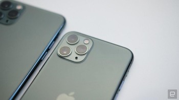 Tiga kamera belakang 12 MP, terdiri dari lensa wide, telephoto dan ultra-wide-angle. Foto: Chris Velazco/Engadget