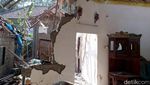 Penampakan Rumah yang Rusak Imbas Ledakan Bom Ikan di Pasuruan